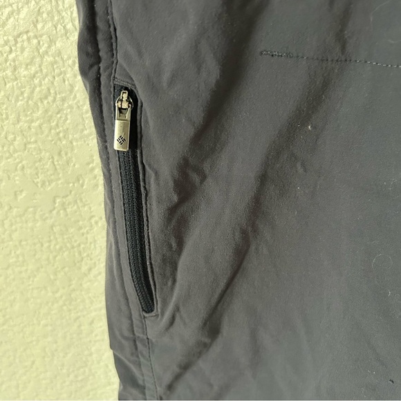 Columbia Grey Omni-Shield Capri Utility Button Snap Gorpcore Hiking Trail Pants - Picture 6 of 14